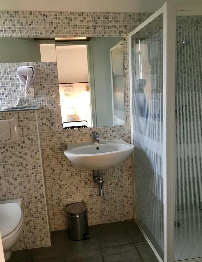 Hotel Des Bains Фижак Екстериор снимка